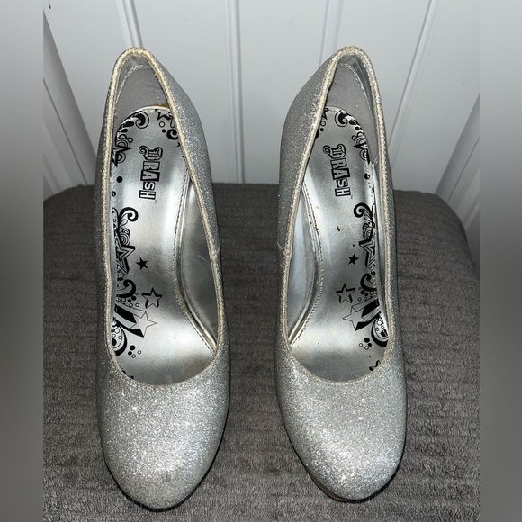 Beautiful, gray sparkles, high heels. - Picture 4 of 6